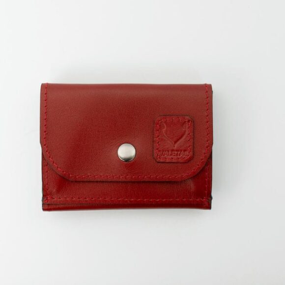 maza pinigine minimalistine raudona
